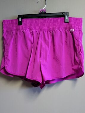PINK Victoria's Secret Active Run Shorts in Fuchsia